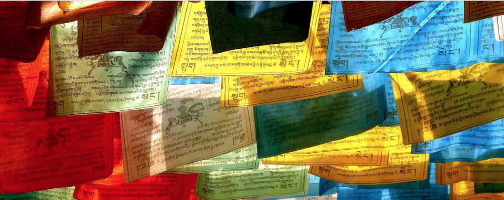 prayer_flags_tibetan_close-up